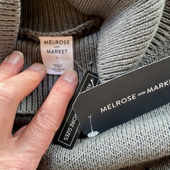 Melrose and Market Sweater dress size small. Gray with a blue and white pattern - Picture 6 of 6